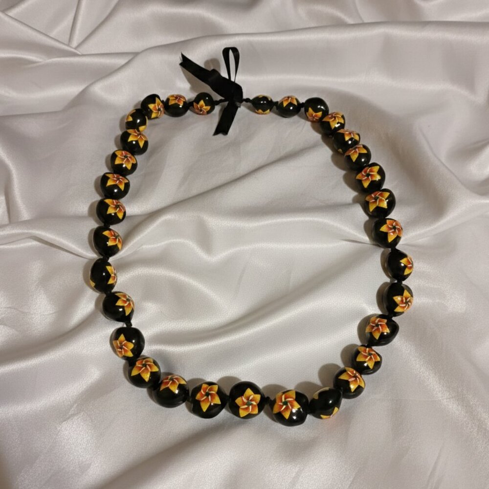 Black Kukui Nut Hawaiian Luau Lei Yellow Gold Flower Necklace NWOT
